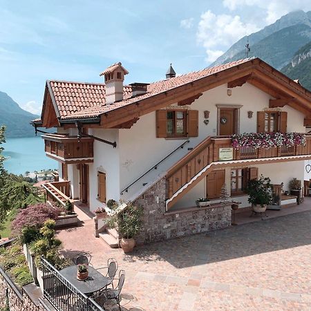 Villa La Dama Del Lago Molveno Exterior photo