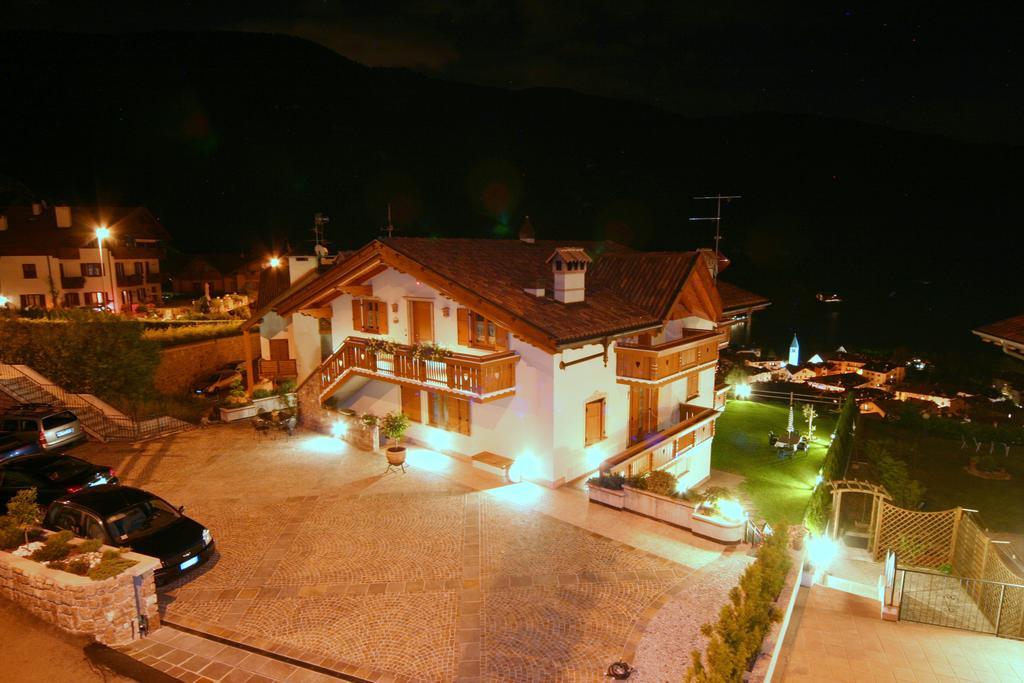 Villa La Dama Del Lago Molveno Exterior photo